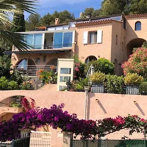 Appartement Zen Sur La Colline Aux Mimosas, Hyères