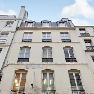 https://charming-appart-4p1br-le-marais-apartment.fr-paris.fr