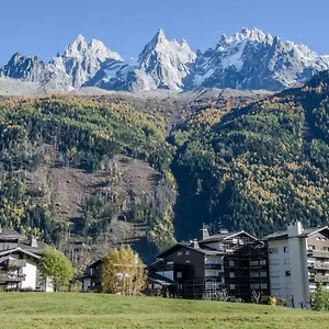 https://residence-clos-du-savoy.hotels-rhonealpes.com